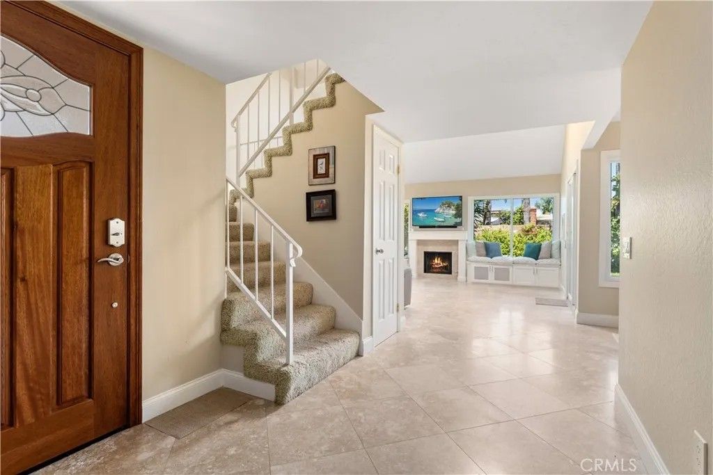 Photo of 1106 Ridgecrest Cir, Costa Mesa, CA 92627 (MLS # LG26023626)