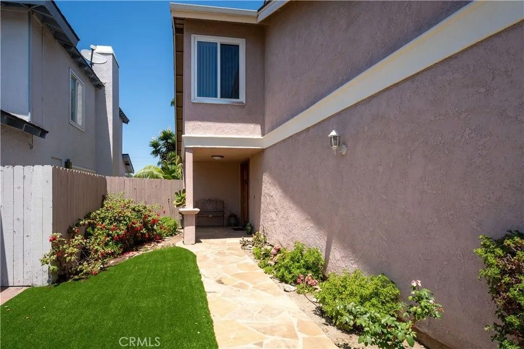 Photo of 1106 Ridgecrest Cir, Costa Mesa, CA 92627 (MLS # LG26023626)