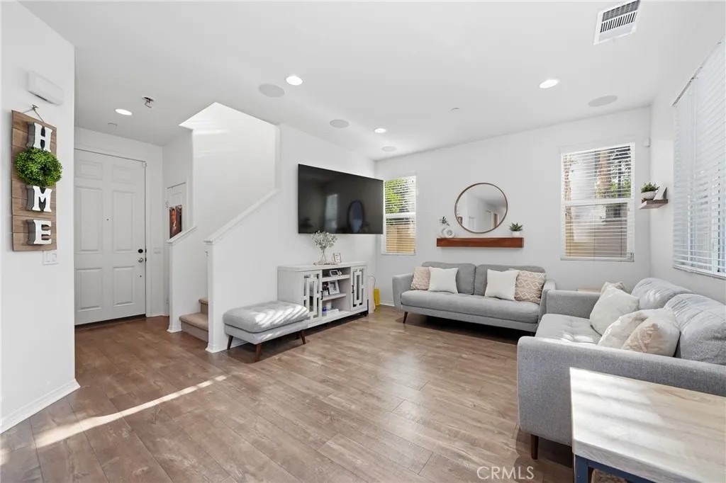 1351 Bonnie Cove