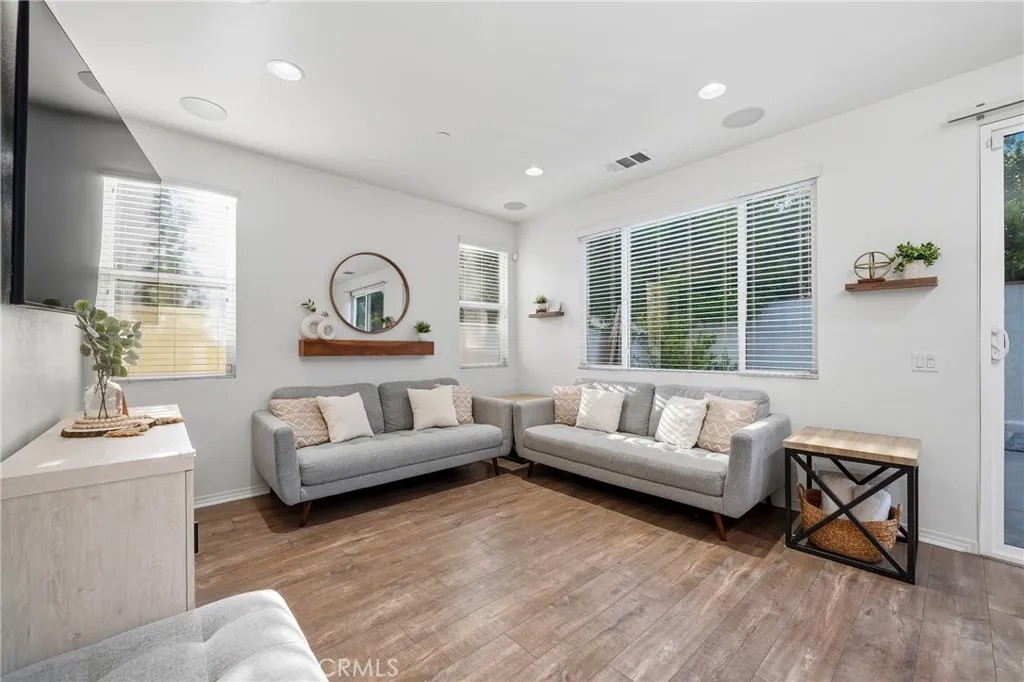 1351 Bonnie Cove