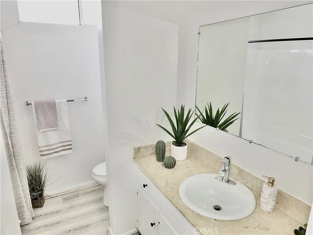 545 Chestnut Avenue 203