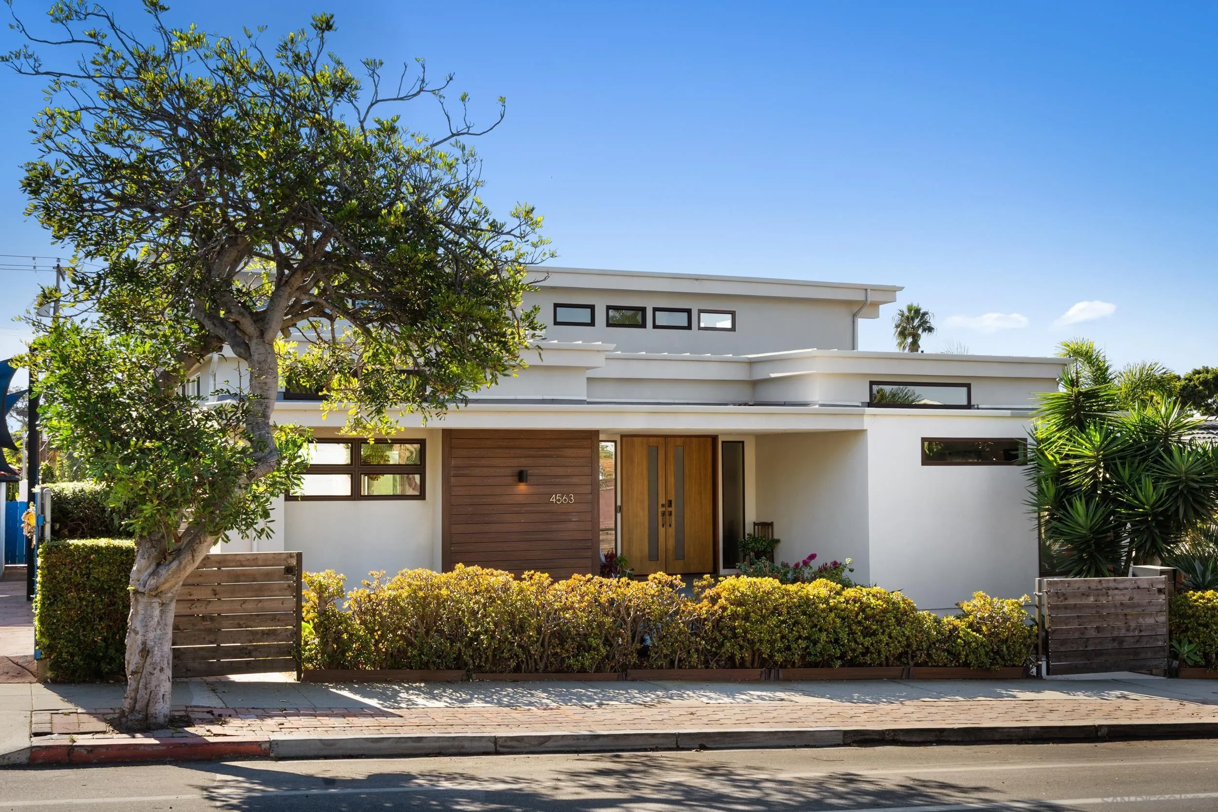 4563 Point Loma Ave