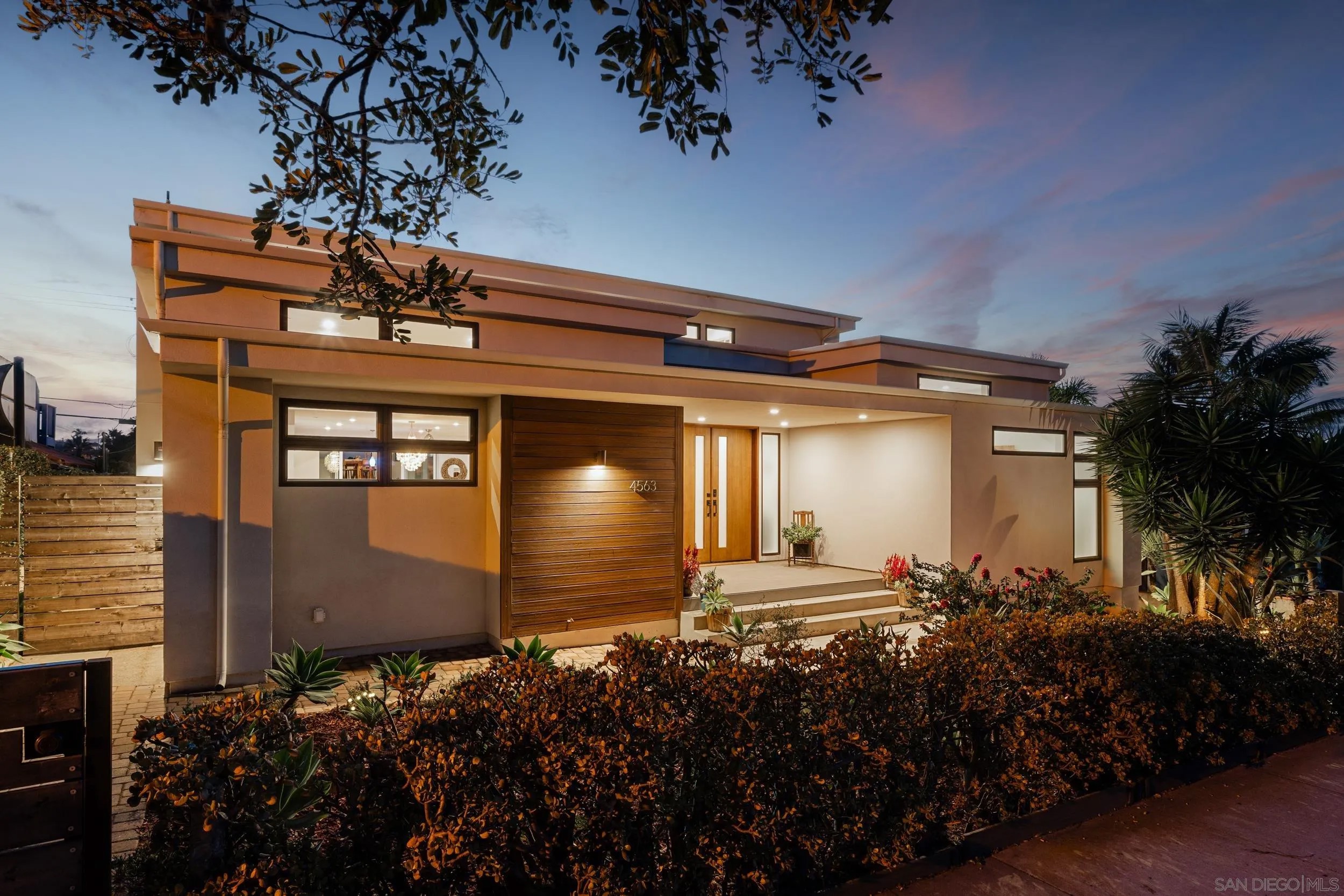 4563 Point Loma Ave