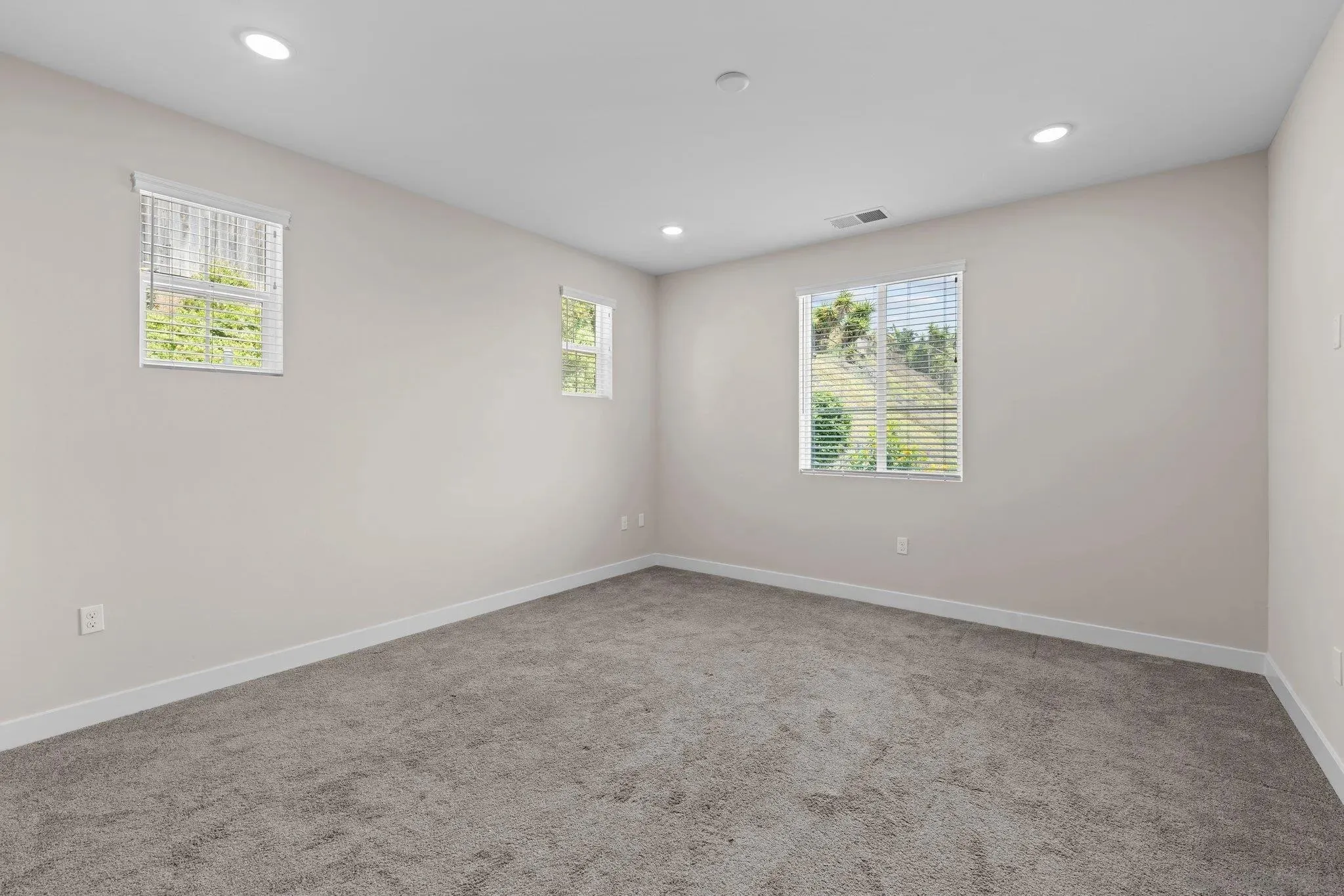 San Marcos, California 92069, United States, 4 Bedrooms Bedrooms, ,3 BathroomsBathrooms,Residential,Active,166867