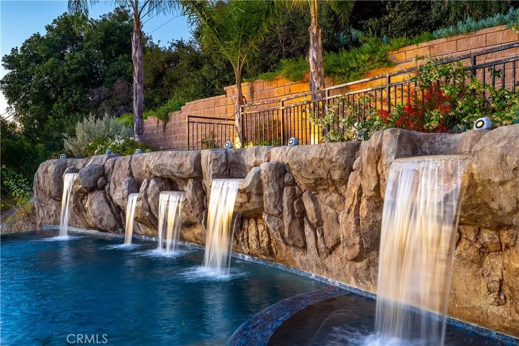 24410 Mulholland