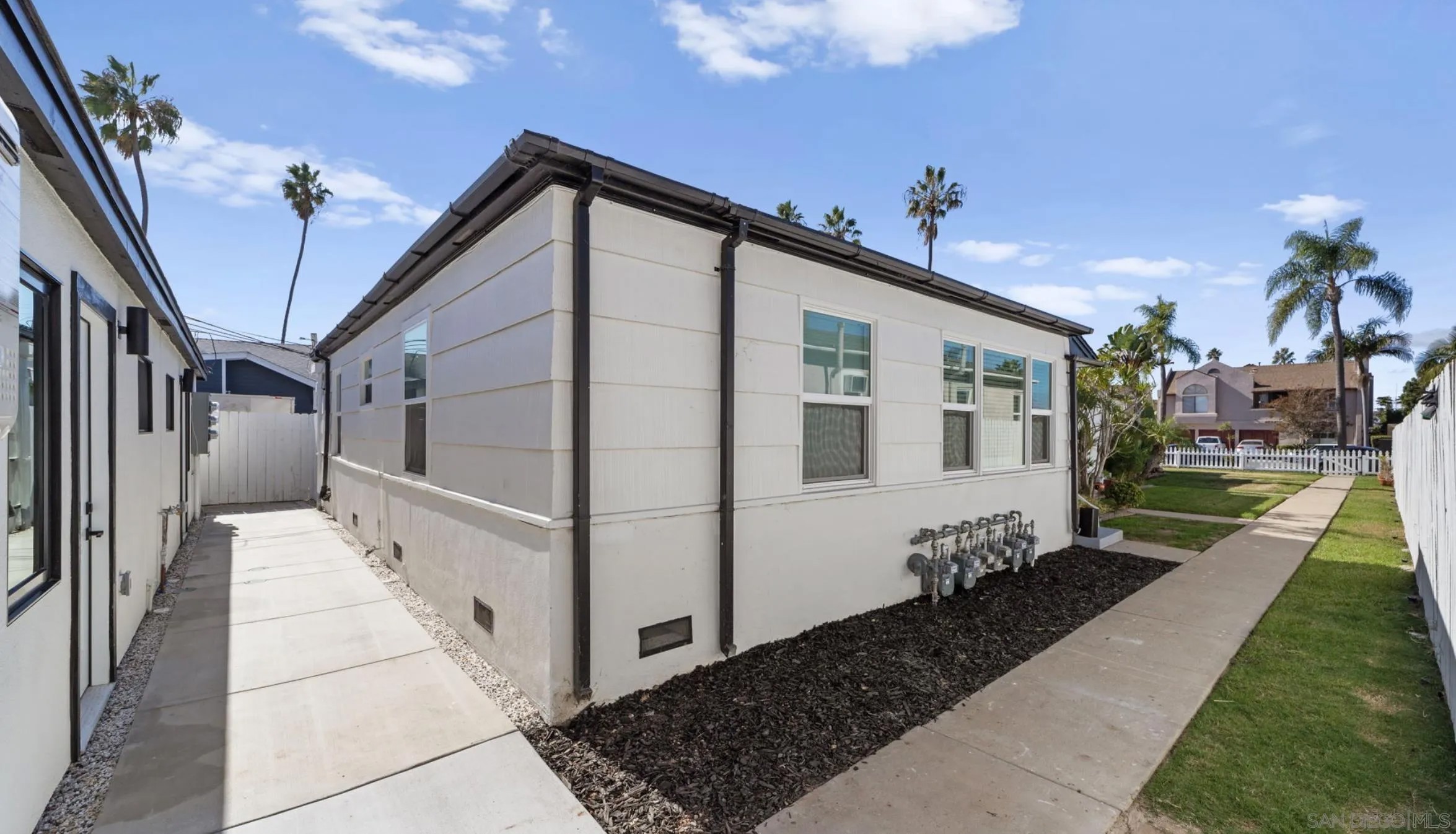 4513-23 Cleveland Ave