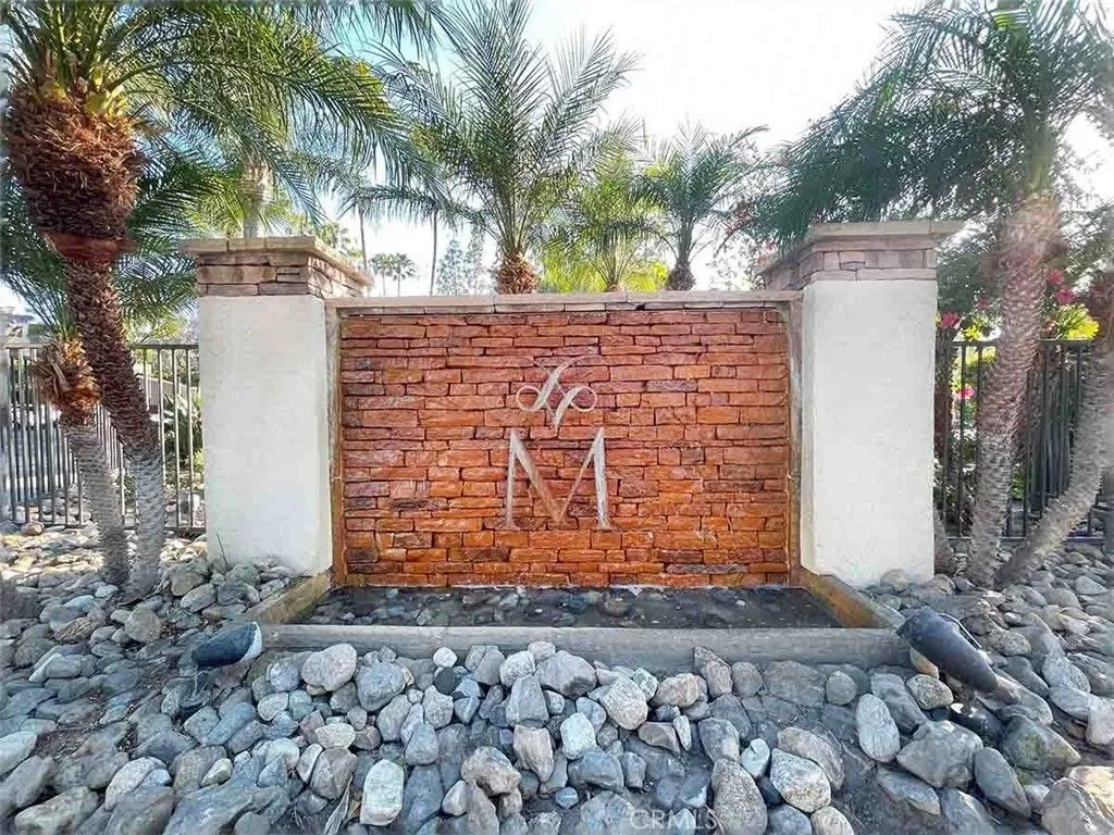 Photo of 5515 Canoga Avenue #231, Woodland Hills, CA 91367 (MLS # SR26018476)