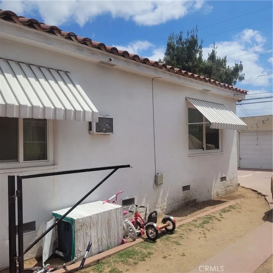 623 W Hedges Avenue