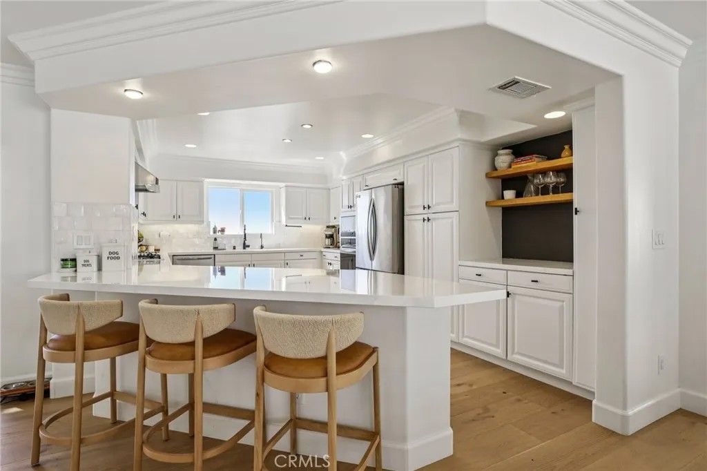 Photo of 656 7th Street, Hermosa Beach, CA 90254 (MLS # SB25252869)