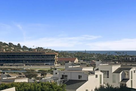 Property photo of 371 Longden Ln, Solana Beach, CA 92075