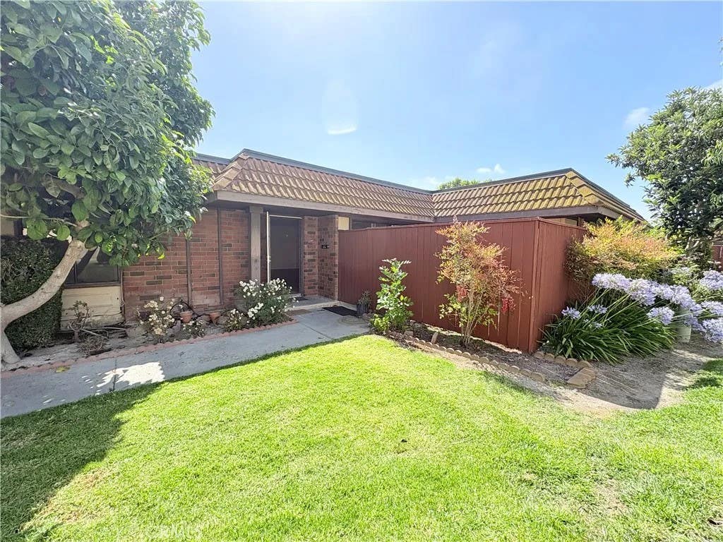 Photo of 23491 Via San Miguel, Aliso Viejo, CA 92656 (MLS # WS26123372)