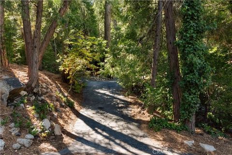 Tiny photo for 24657 Bernard Dr, Crestline, CA 92325 (MLS # IG25245150)