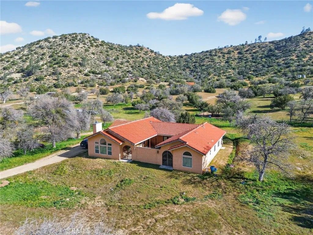 Photo of 11701 Back Canyon Road, Caliente, CA 93518 (MLS # FR26056443)