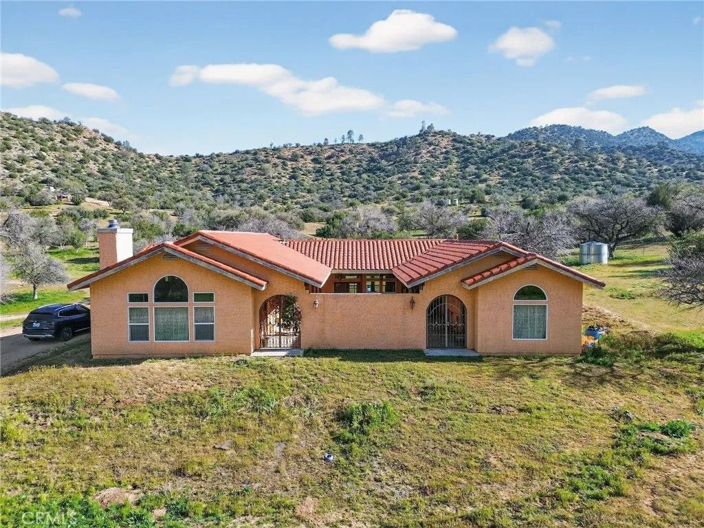 Photo of 11701 Back Canyon Road, Caliente, CA 93518 (MLS # FR26056443)