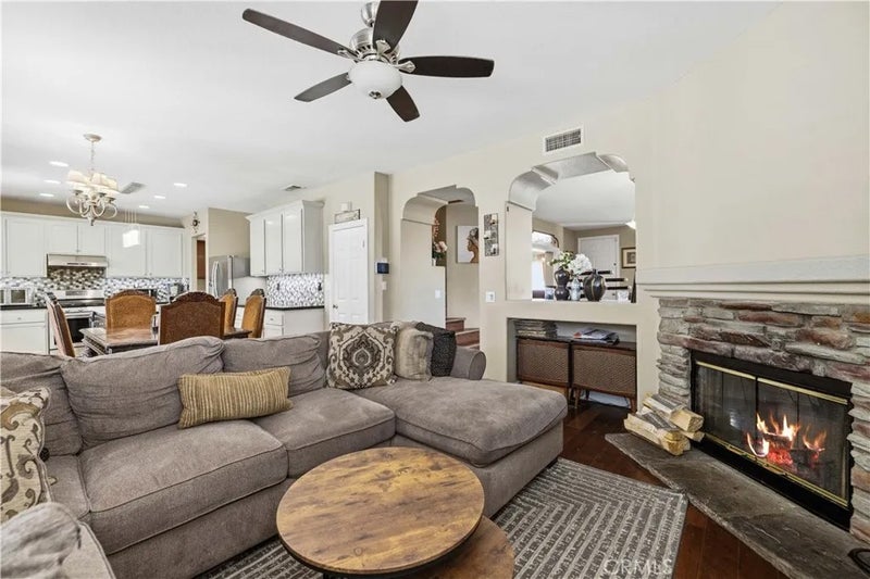 39215 Chantilly