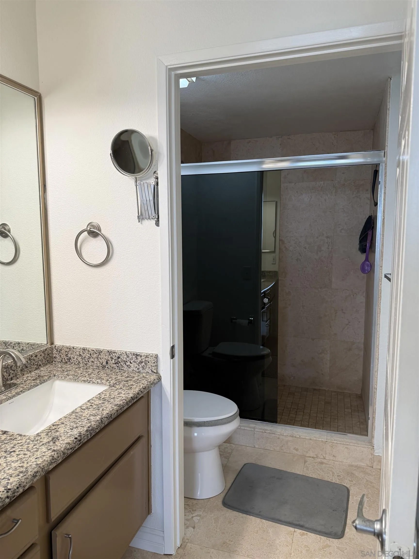 680 Camino De La Reina 2201