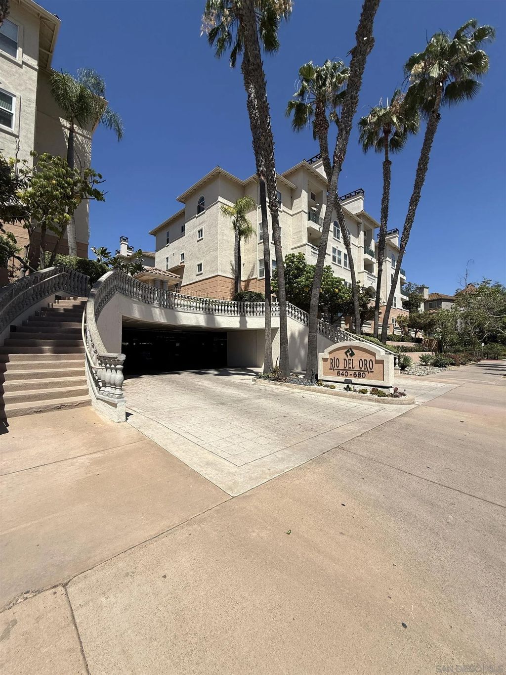 Photo of 680 Camino De La Reina #2201, San Diego, CA 92108 (MLS # 260008955)