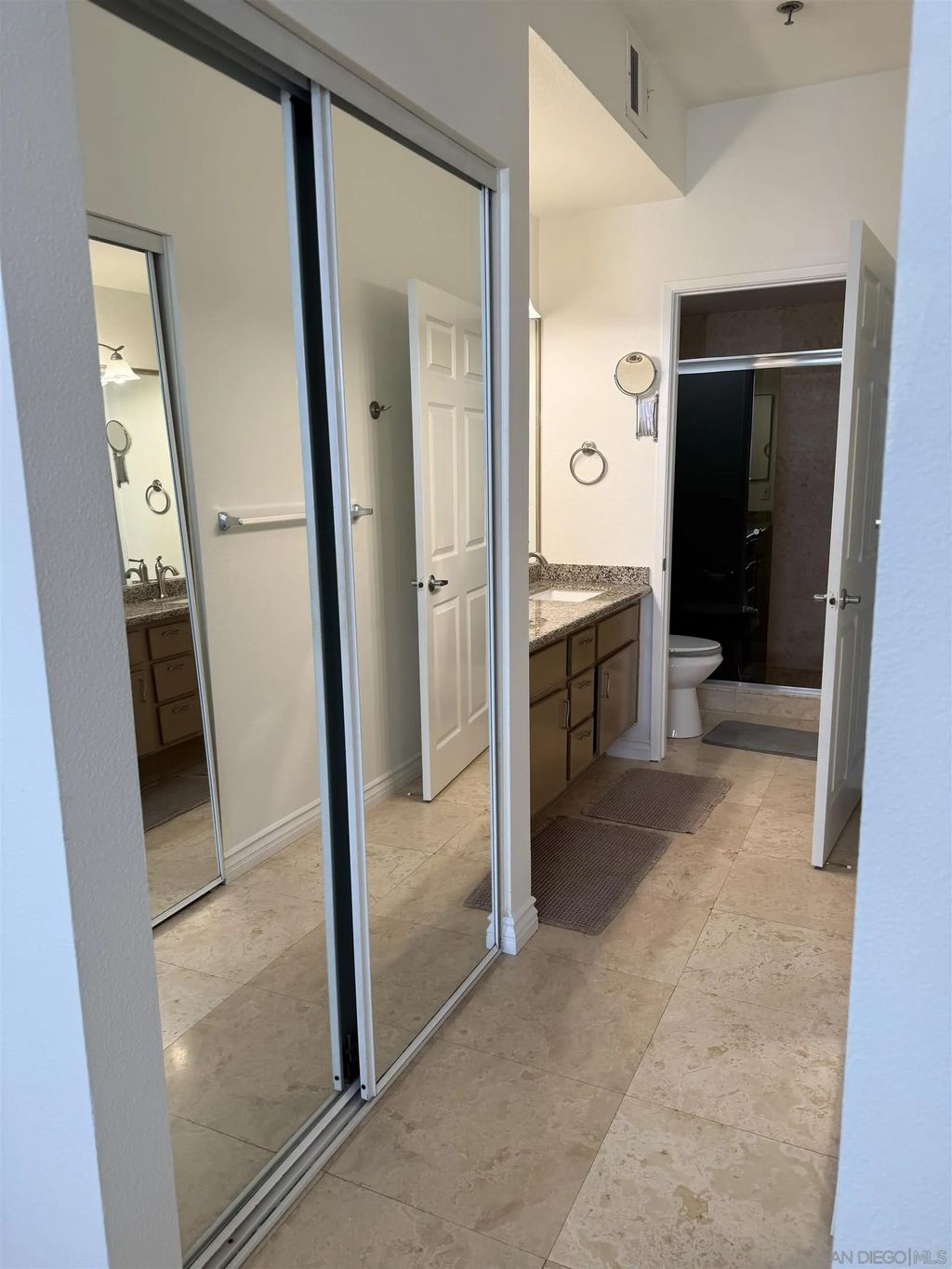 Photo of 680 Camino De La Reina #2201, San Diego, CA 92108 (MLS # 260008955)