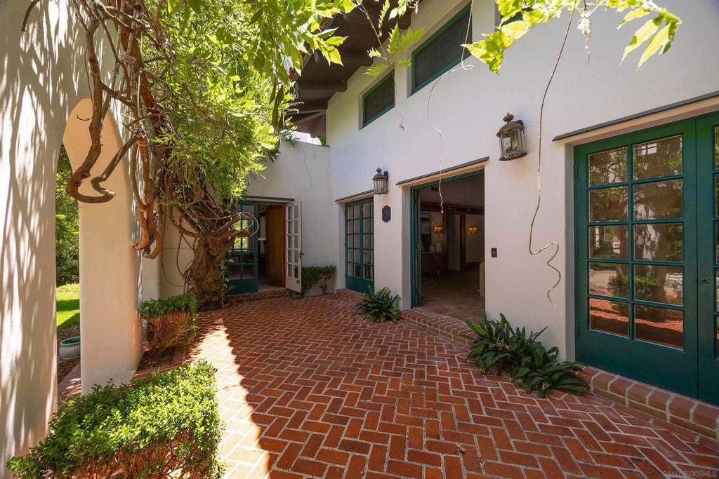 Photo of 3640 Gird Rd, Fallbrook, CA 92028 (MLS # 260014735)