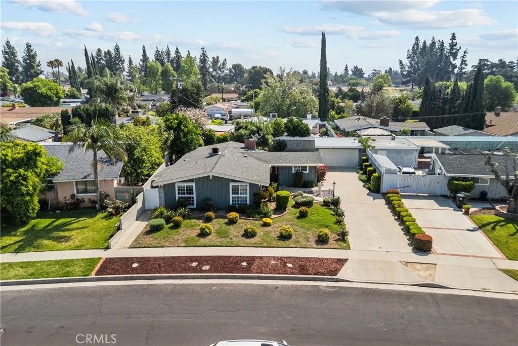 Photo of 10824 Danube Ave, Granada Hills, CA 91344 (MLS # SR26072402)