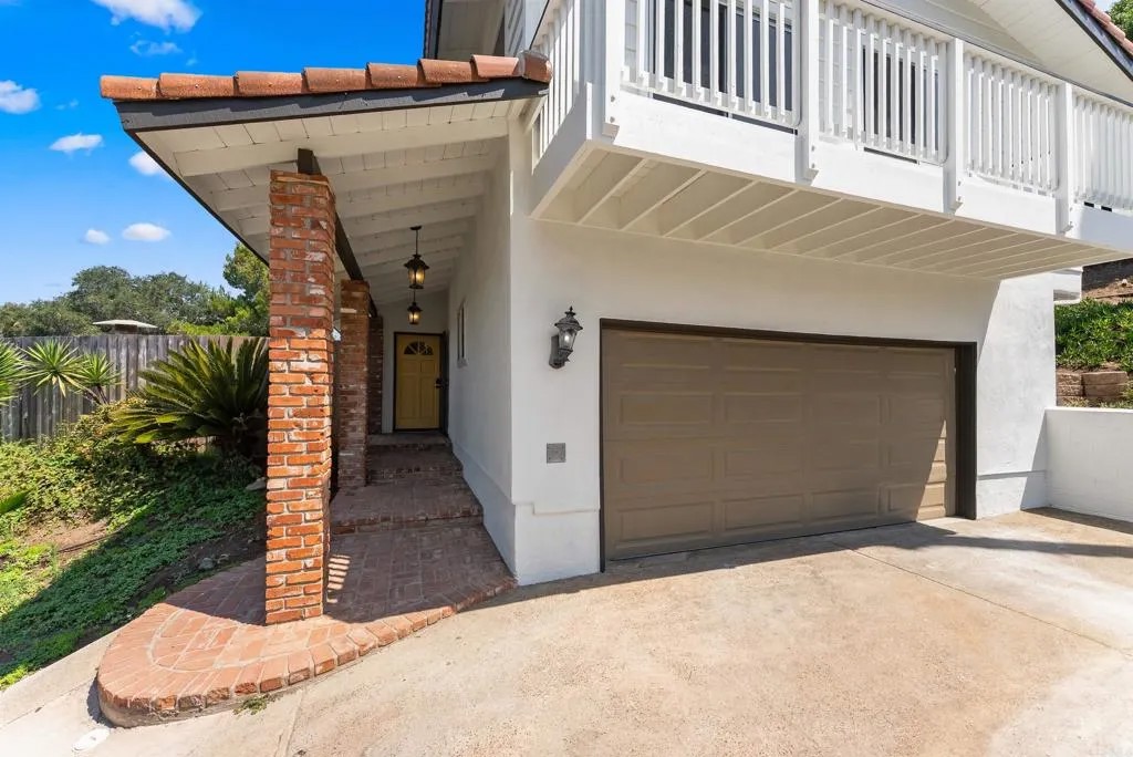 909 Donnan Place
