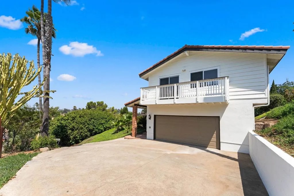 909 Donnan Place