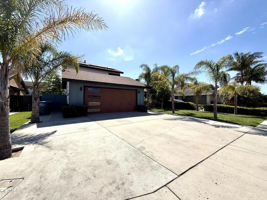 Photo of 1130 Bogota Court, Oxnard, CA 93035 (MLS # V1-36038)
