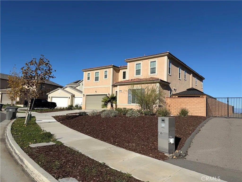 Photo of 2611 Sierra Bella Dr, Corona, CA 92882 (MLS # OC25267781)