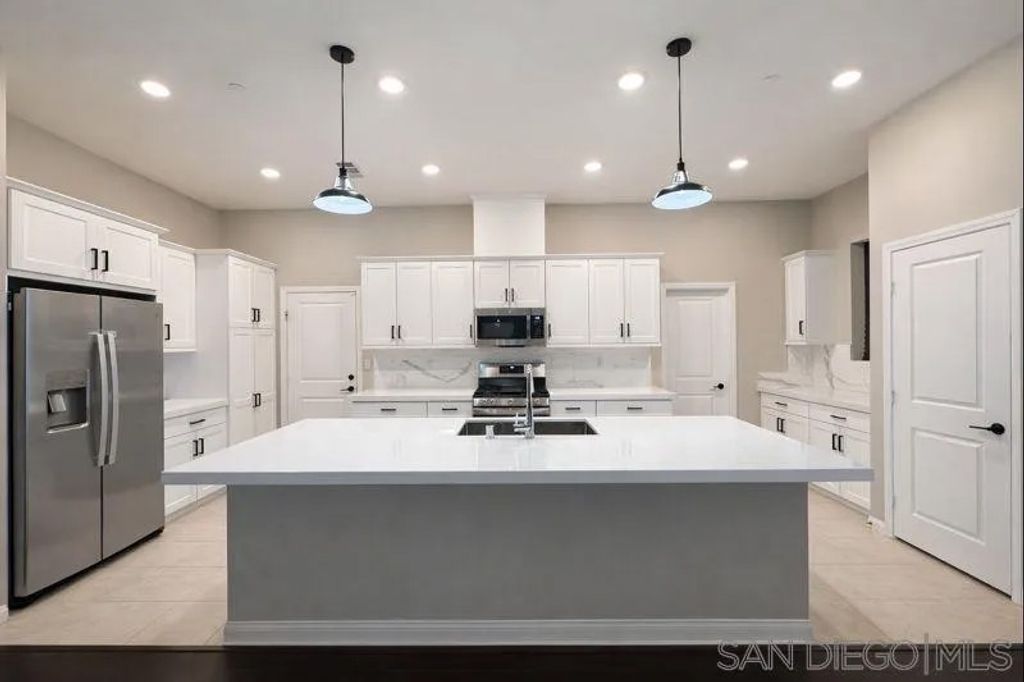 Photo of 2028 Bluestone Circle, Chula Vista, CA 91913 (MLS # 2600373)