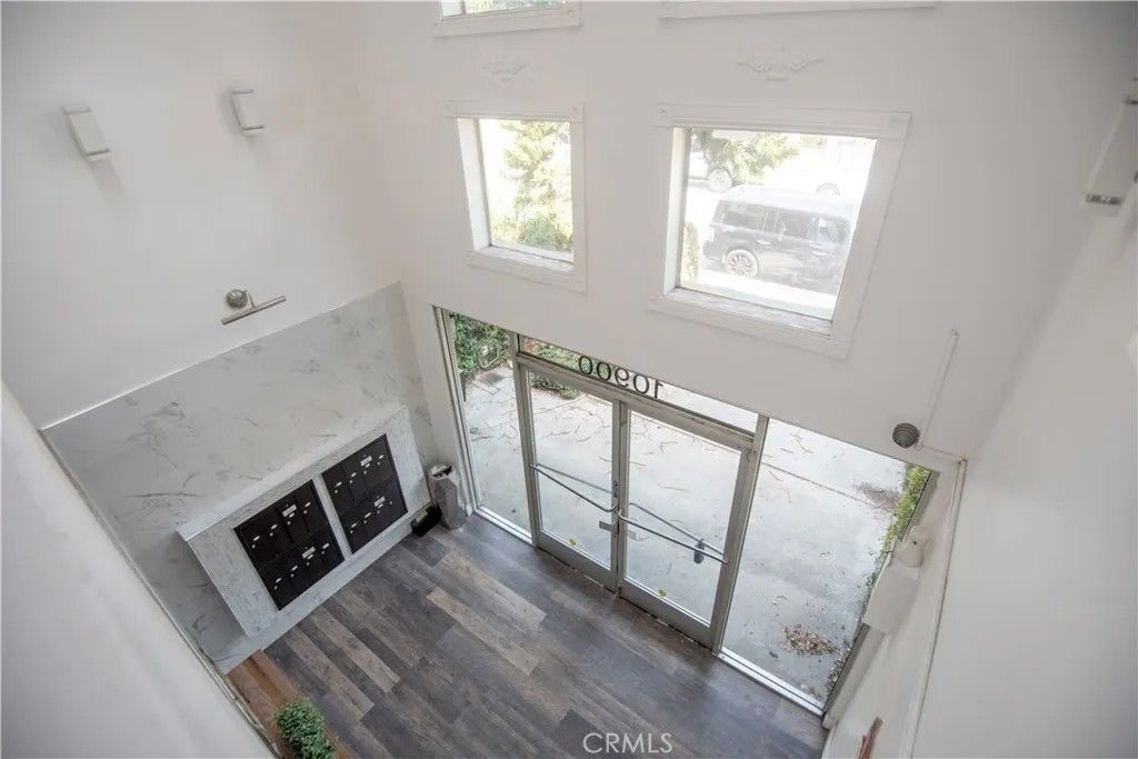 Photo of 10900 Blix St #14, North Hollywood, CA 91602 (MLS # SR26049957)