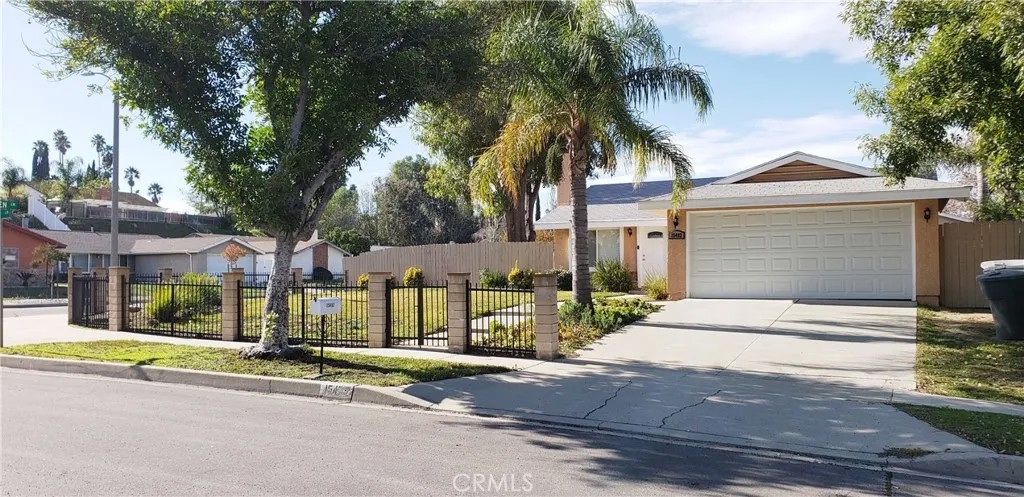 15482 Elm Lane