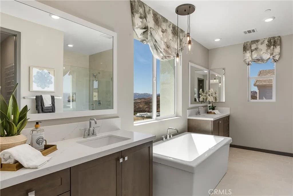 Photo of 28512 Wildflower Terrace, Castaic, CA 91384 (MLS # SR26079680)