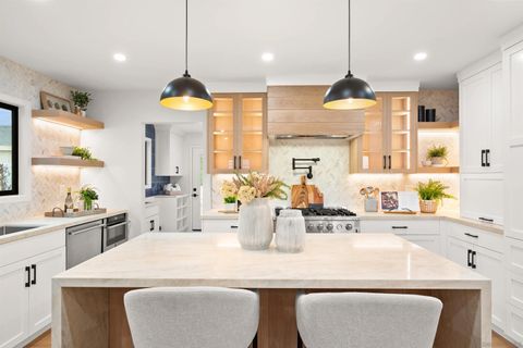 5282 Livering Ln San Diego CA 92117