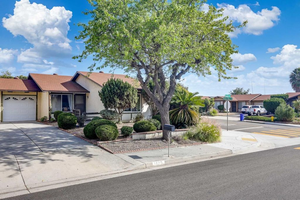 Photo of 1572 Peacock Blvd, Oceanside, CA 92056 (MLS # 260003853)