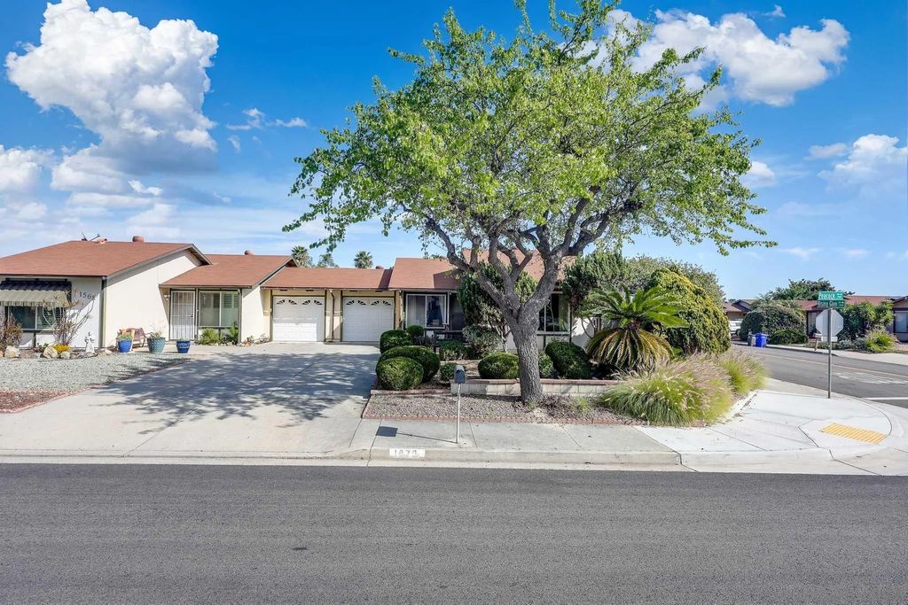 Photo of 1572 Peacock Blvd, Oceanside, CA 92056 (MLS # 260003853)