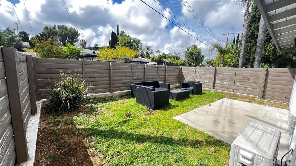 Photo of 20737 Tiara St #ADU, Woodland Hills, CA 91367 (MLS # SR26089877)
