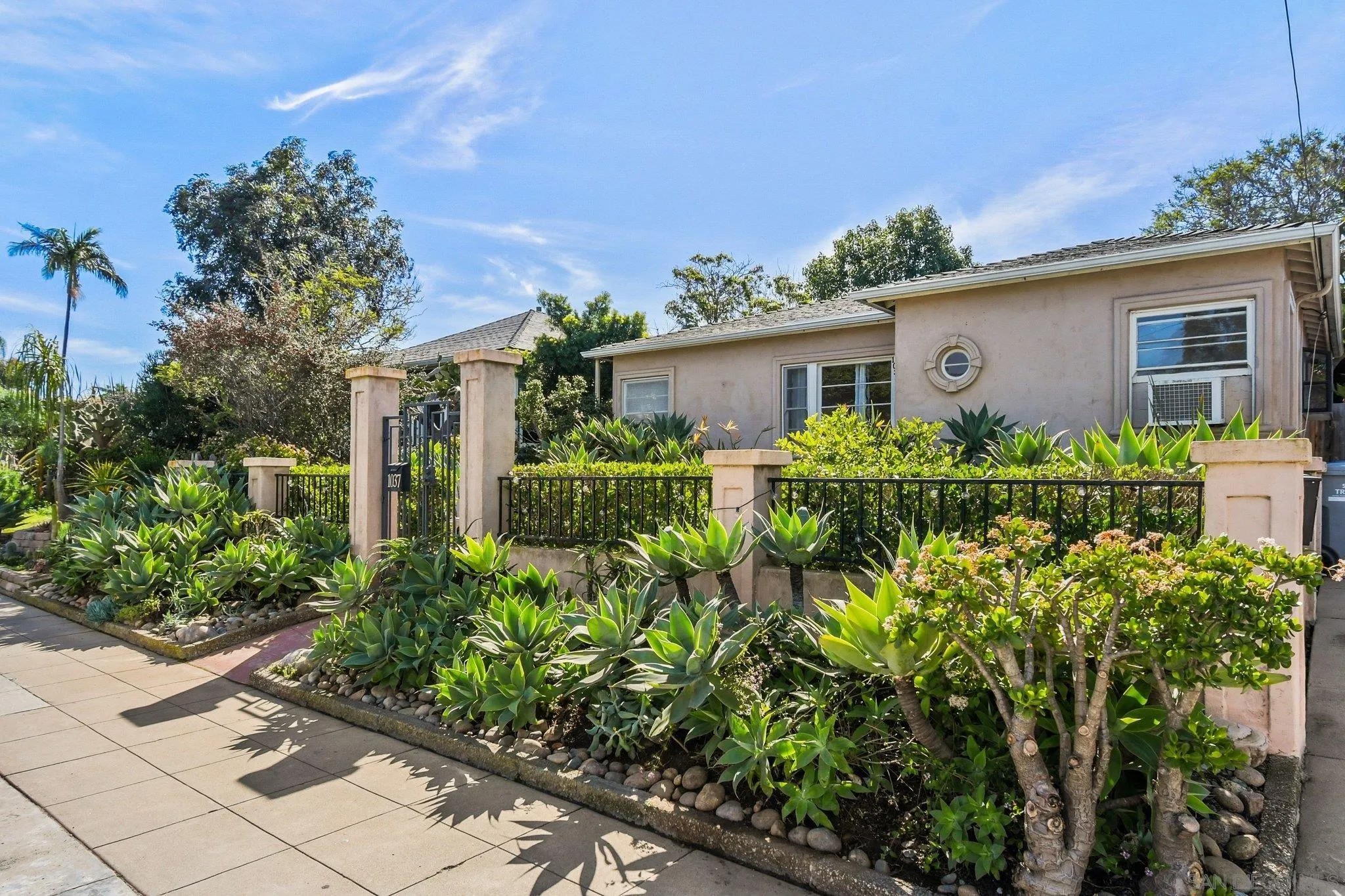 1037-1039 Johnson Ave