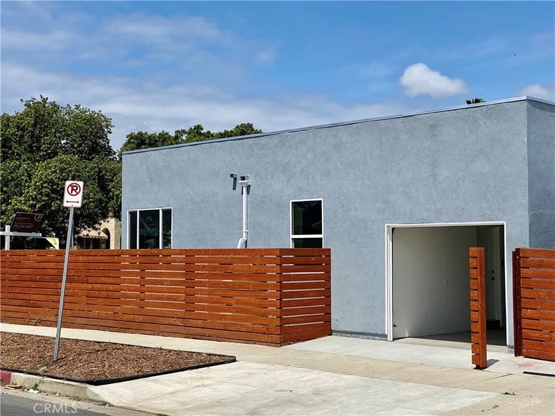 1939 W 36th Place