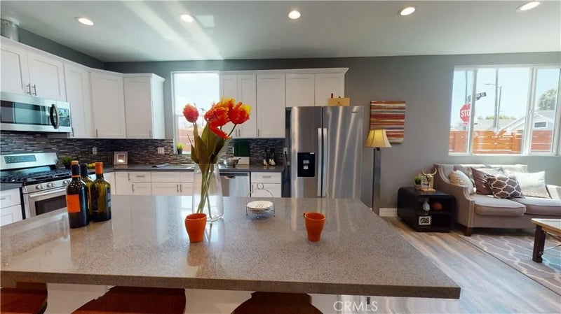 1939 W 36th Place