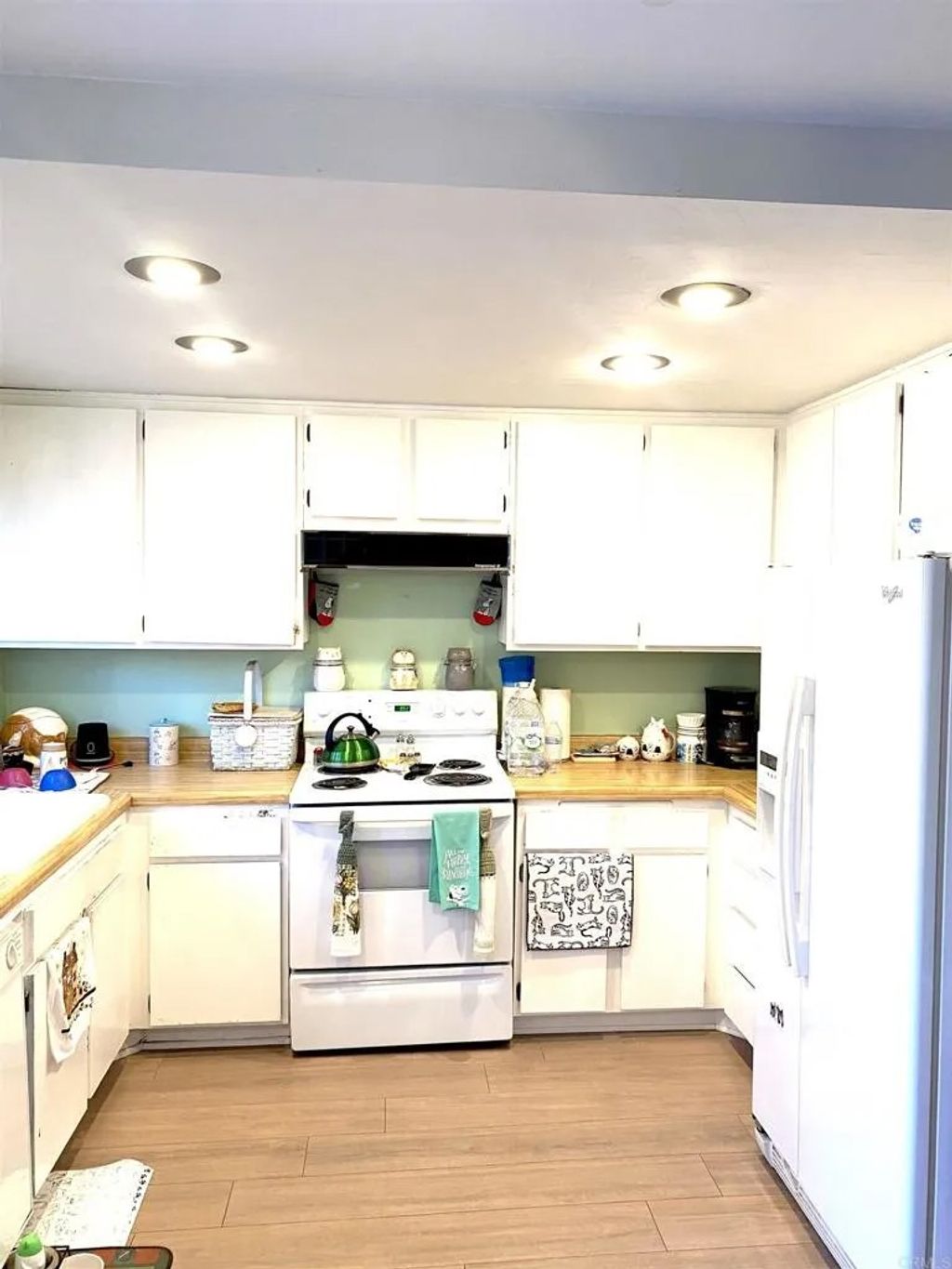 Photo of 3424 Del Este Way, Oceanside, CA 92056 (MLS # NDP2600686)