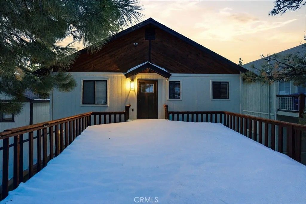 Photo of 42677 Alta Vista Avenue, Big Bear Lake, CA 92315 (MLS # HD26048220)