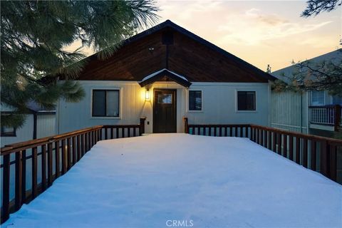 Photo of 42677 Alta Vista Avenue, Big Bear Lake, CA 92315 (MLS # HD26048220)