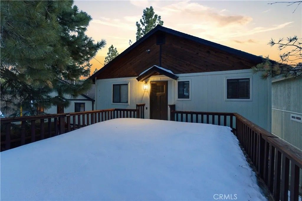 Photo of 42677 Alta Vista Avenue, Big Bear Lake, CA 92315 (MLS # HD26048220)