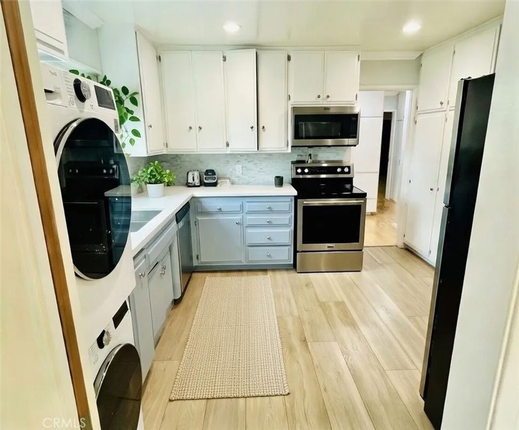 Photo of 100 Hermosa Ave #3A, Long Beach, CA 90802 (MLS # RS26023478)