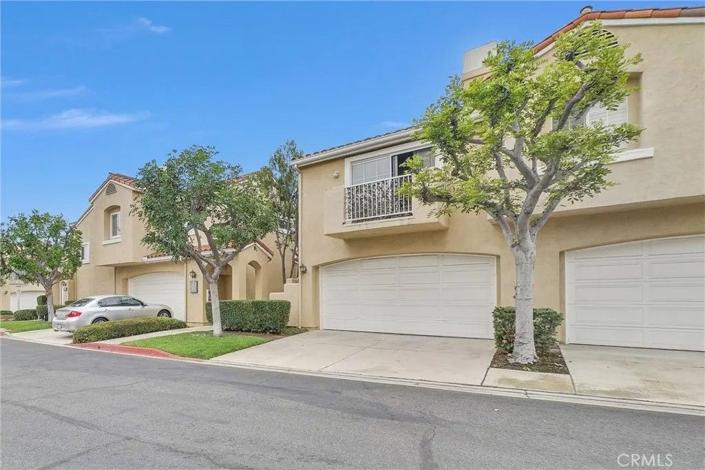 Photo of 2422 Paseo Circulo, Tustin, CA 92782 (MLS # OC25247594)