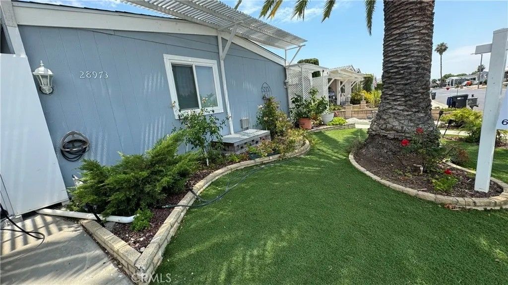 Photo of 28973 Camino Alba, Murrieta, CA 92563 (MLS # AR25220368)