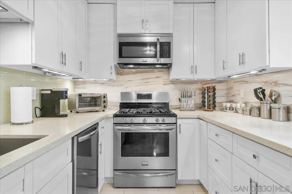 13754 Mango Dr 123