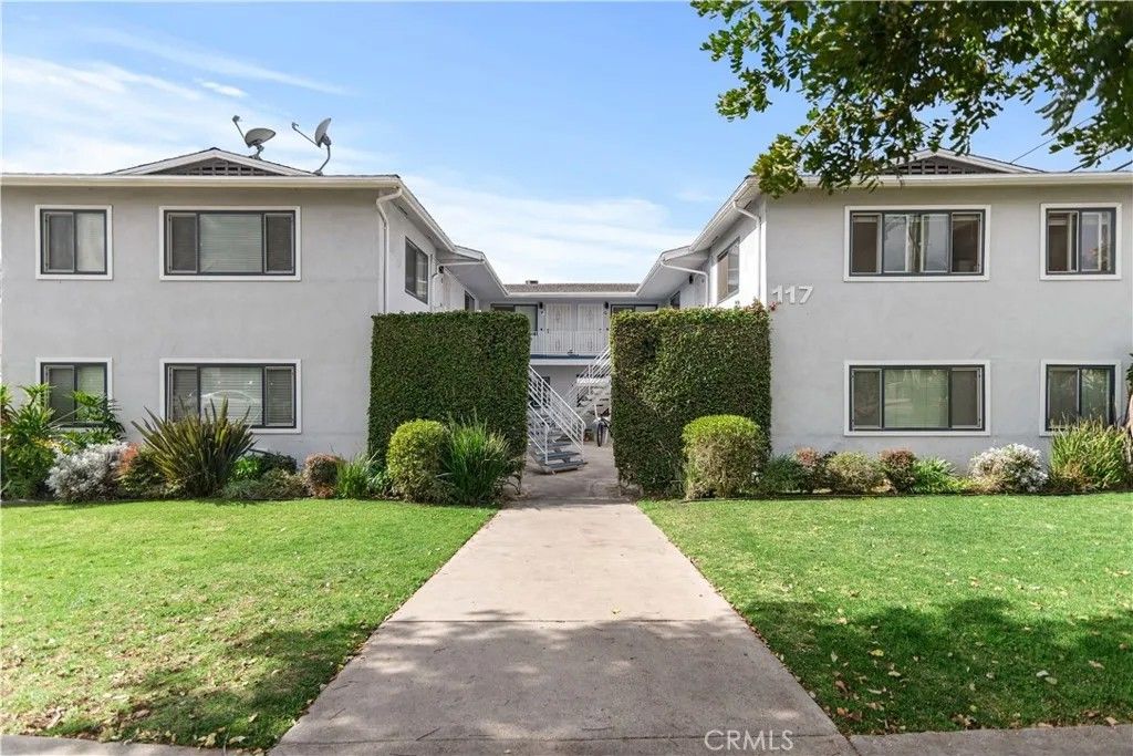 Photo of 117 S Ivy Avenue #A, Monrovia, CA 91016 (MLS # CV26000554)