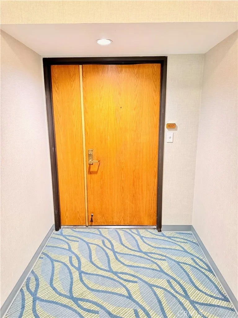 1310 E Ocean 407
