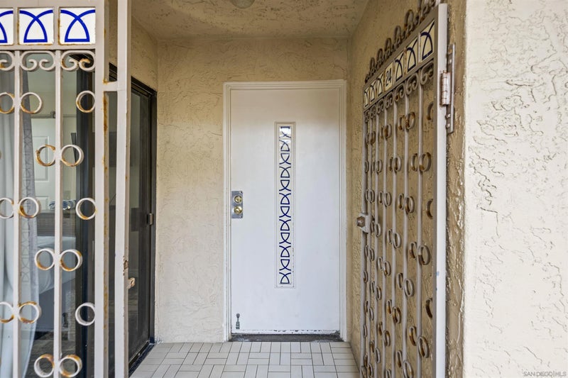 4465 Ocean Blvd 24